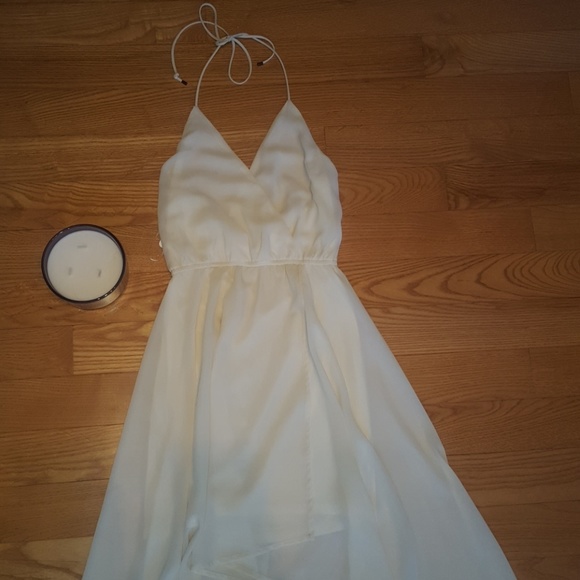 **CLOSET CLEAR OUT** NWT Cream / White Halter Neck Dress - Picture 3 of 5